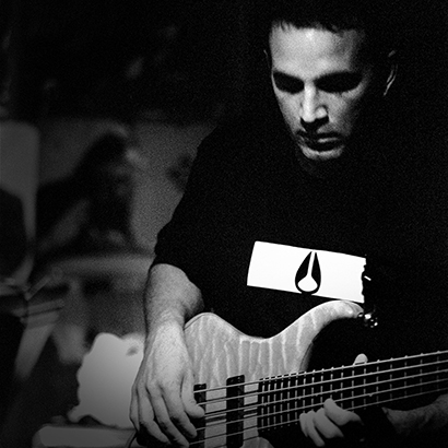 Ric Fierabracci - Bass